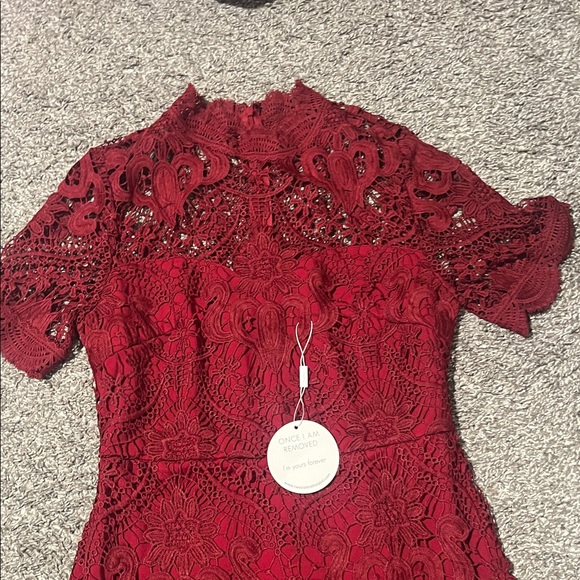 Twosisters Elegant Lace Dress in Deep Red - Picture 2 of 4